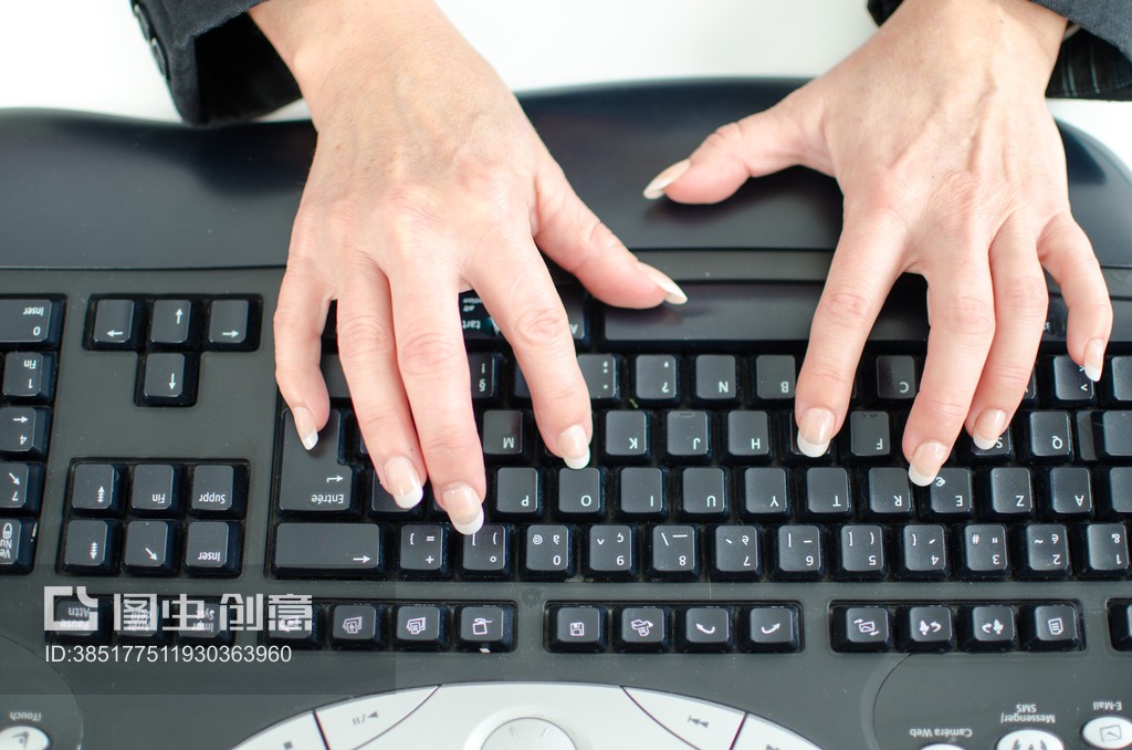 指尖下的旋律 键盘上的守望与前行
